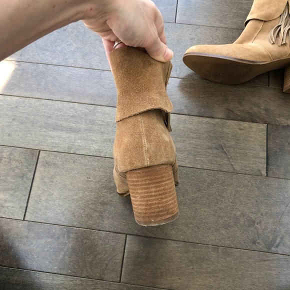 Matisse Paulson Tan Fringe Suede Booties, 9.5 - Picture 3 of 9